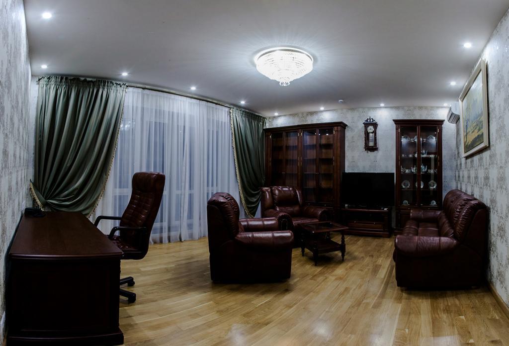 Hotel Tsentralnaya Gomel Bagian luar foto